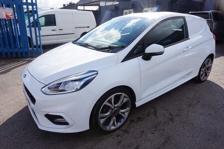 FORD FIESTA VAN 1.0T SPORT VAN 3DR ECOBOOST 125PS