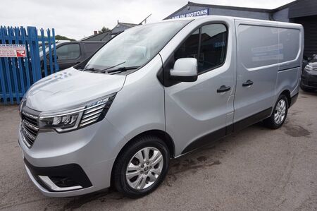 RENAULT TRAFIC 2.0DCI BLUE 28 L1 SWB SPORT NAV EURO6