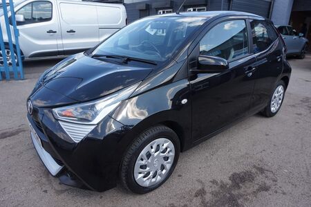 TOYOTA AYGO 1.0 VVT-i x-play Euro 6 5dr