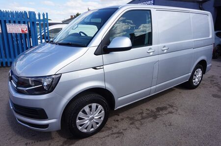 VOLKSWAGEN TRANSPORTER 2.0 TDI T32 BlueMotion Tech Trendline DSG FWD SWB Euro 6 (s/s) 5dr