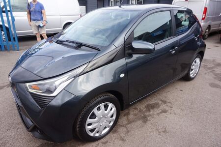 TOYOTA AYGO 1.0 VVT-i x-play Euro 6 5dr