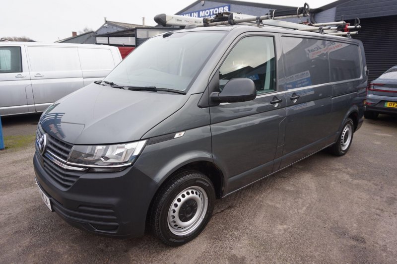 VOLKSWAGEN TRANSPORTER 2.0 TDI T32 Startline 4Motion LWB Euro 6 (s/s) 5dr