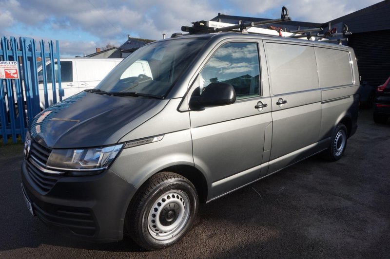 VOLKSWAGEN TRANSPORTER 2.0 TDI T32 Startline 4Motion LWB Euro 6 (s/s) 5dr