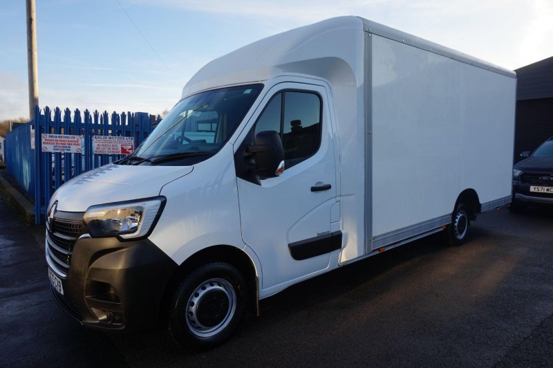 RENAULT MASTER 2.3 dCi ENERGY 35 Business Platform Cab FWD LWB Euro 6 (s/s) 2dr